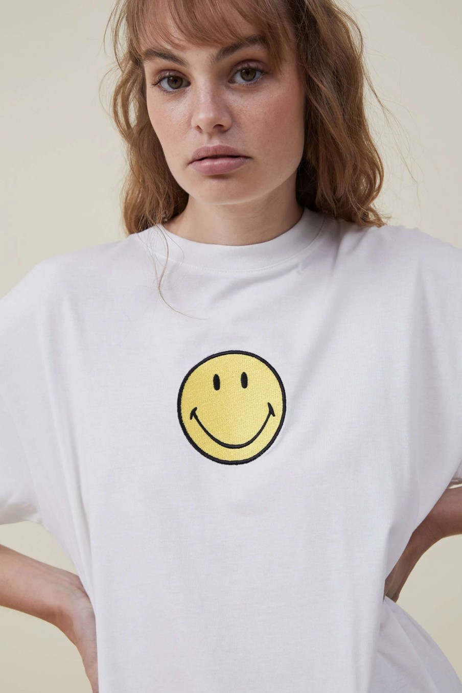 Graphic T-Shirts * | Cotton On Women Lcn Smiley Boyfriend Fit Graphic Tee Lcn Smi Smiley Smile/Vintage White